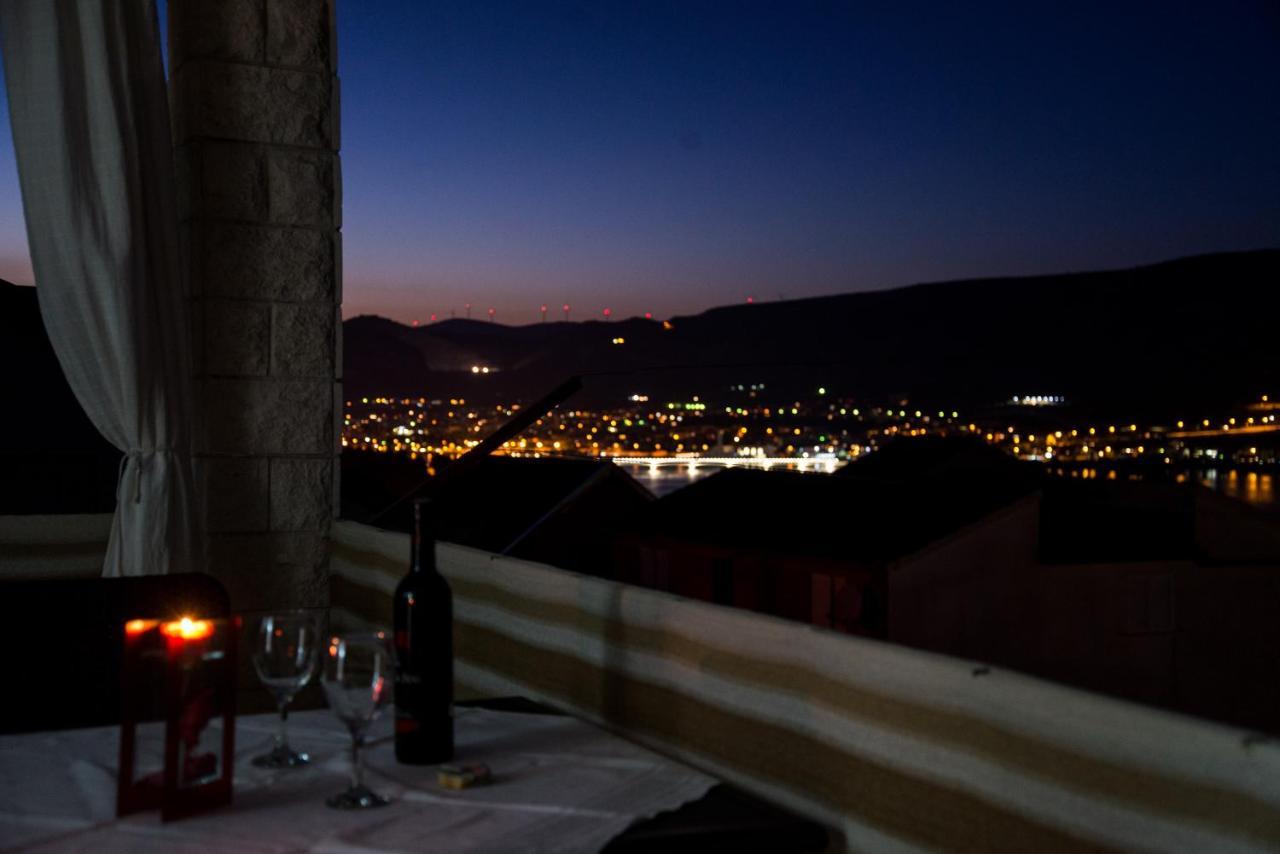 Holidays Apartments Slanada With Terrace And Sea View, Near The Beach & Town Trogir, Free Parking, Quiet Place On Peninsula Ciovo Exteriör bild