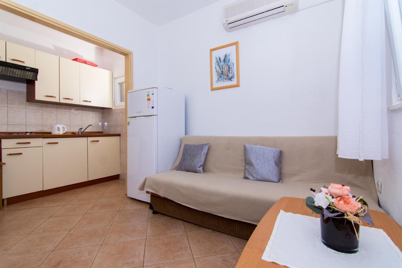 Holidays Apartments Slanada With Terrace And Sea View, Near The Beach & Town Trogir, Free Parking, Quiet Place On Peninsula Ciovo Exteriör bild