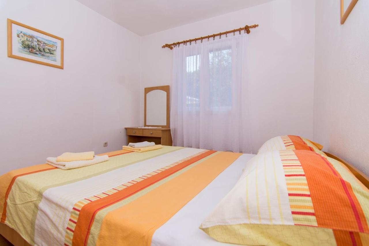 Holidays Apartments Slanada With Terrace And Sea View, Near The Beach & Town Trogir, Free Parking, Quiet Place On Peninsula Ciovo Exteriör bild