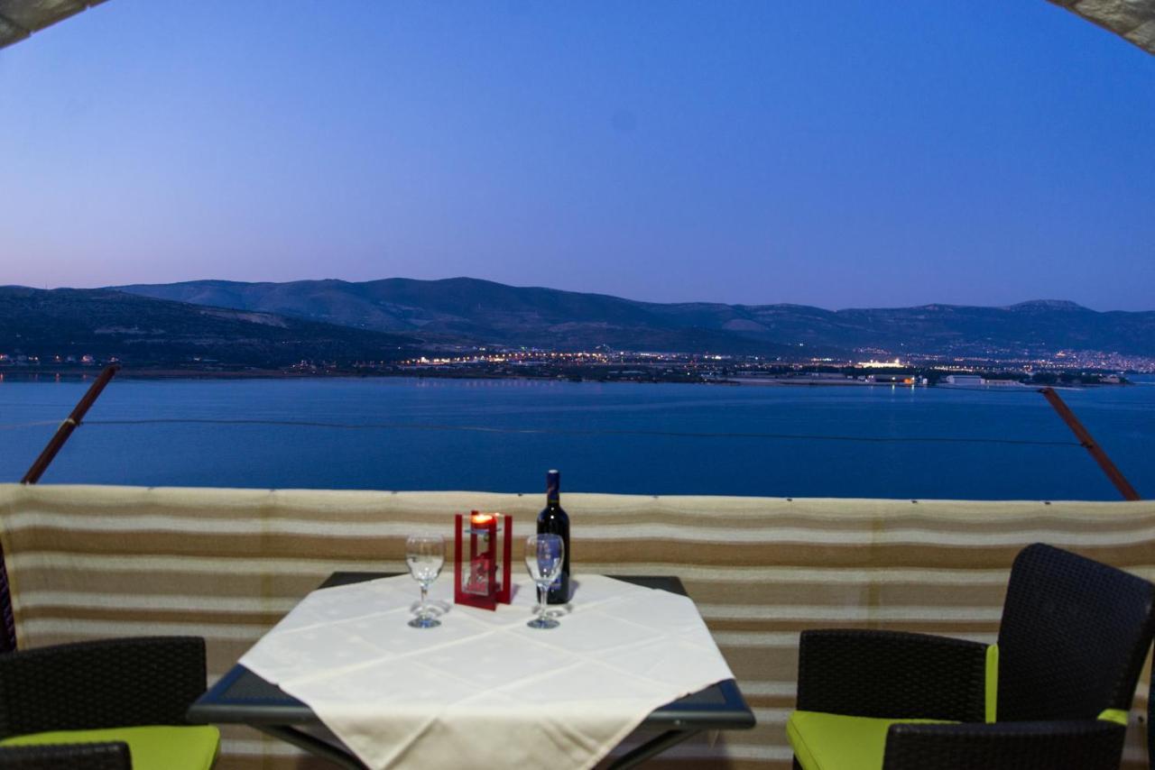 Holidays Apartments Slanada With Terrace And Sea View, Near The Beach & Town Trogir, Free Parking, Quiet Place On Peninsula Ciovo Exteriör bild