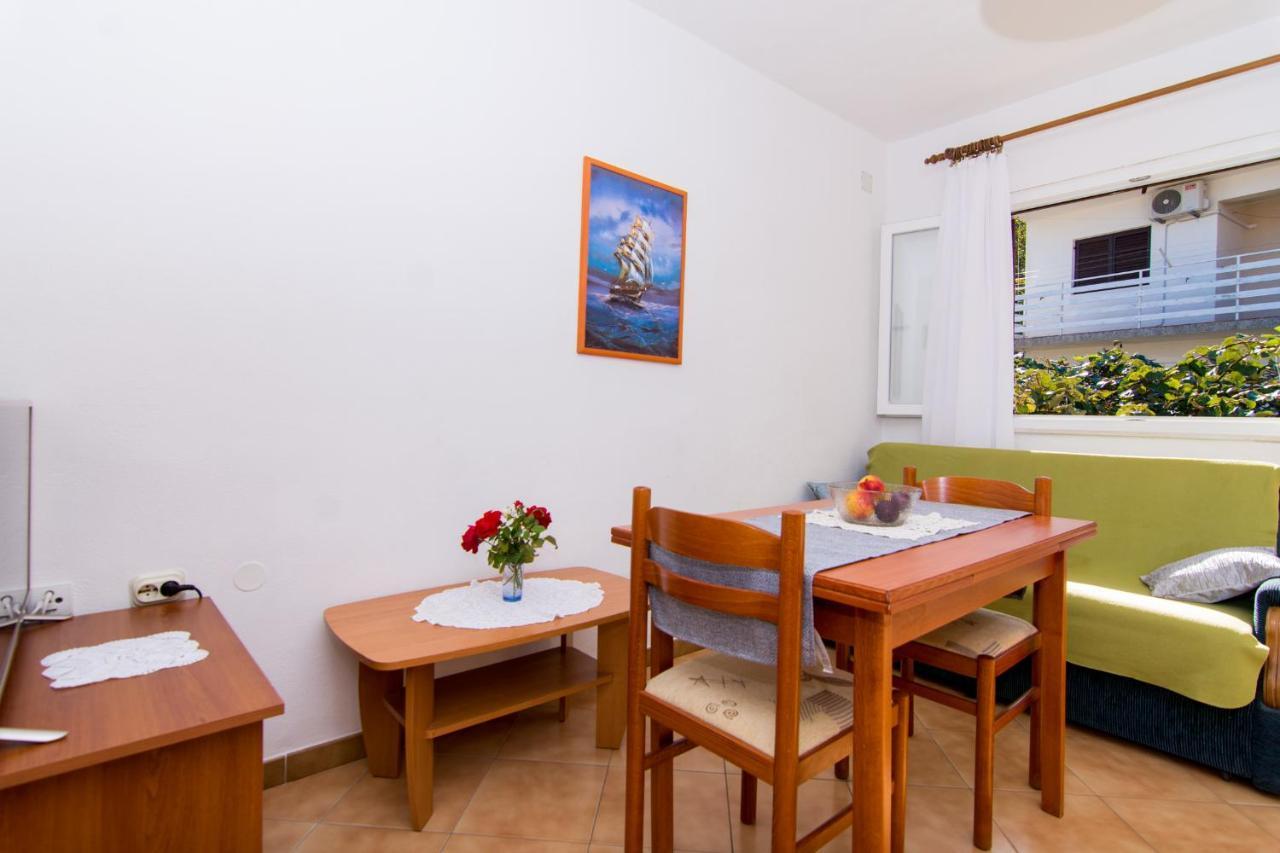 Holidays Apartments Slanada With Terrace And Sea View, Near The Beach & Town Trogir, Free Parking, Quiet Place On Peninsula Ciovo Exteriör bild