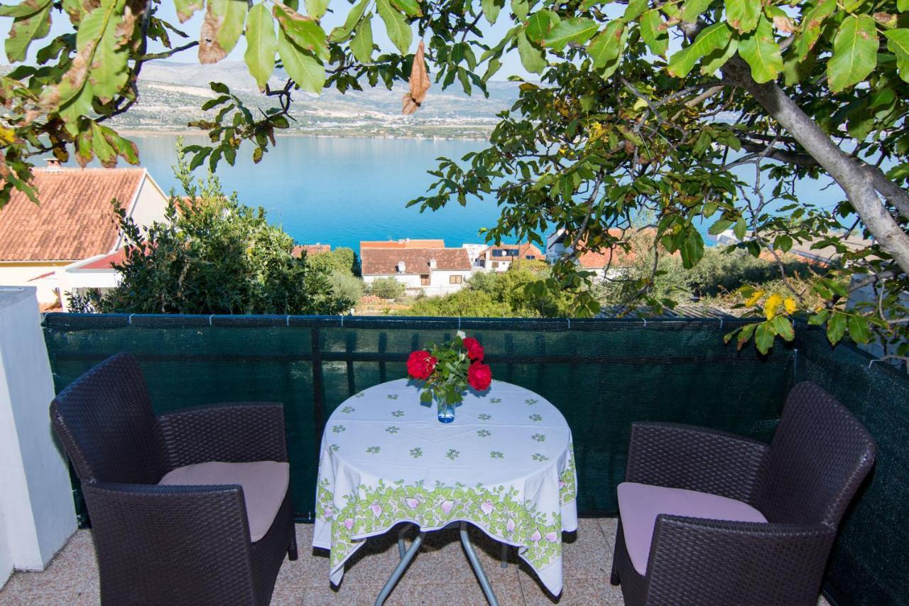Holidays Apartments Slanada With Terrace And Sea View, Near The Beach & Town Trogir, Free Parking, Quiet Place On Peninsula Ciovo Exteriör bild