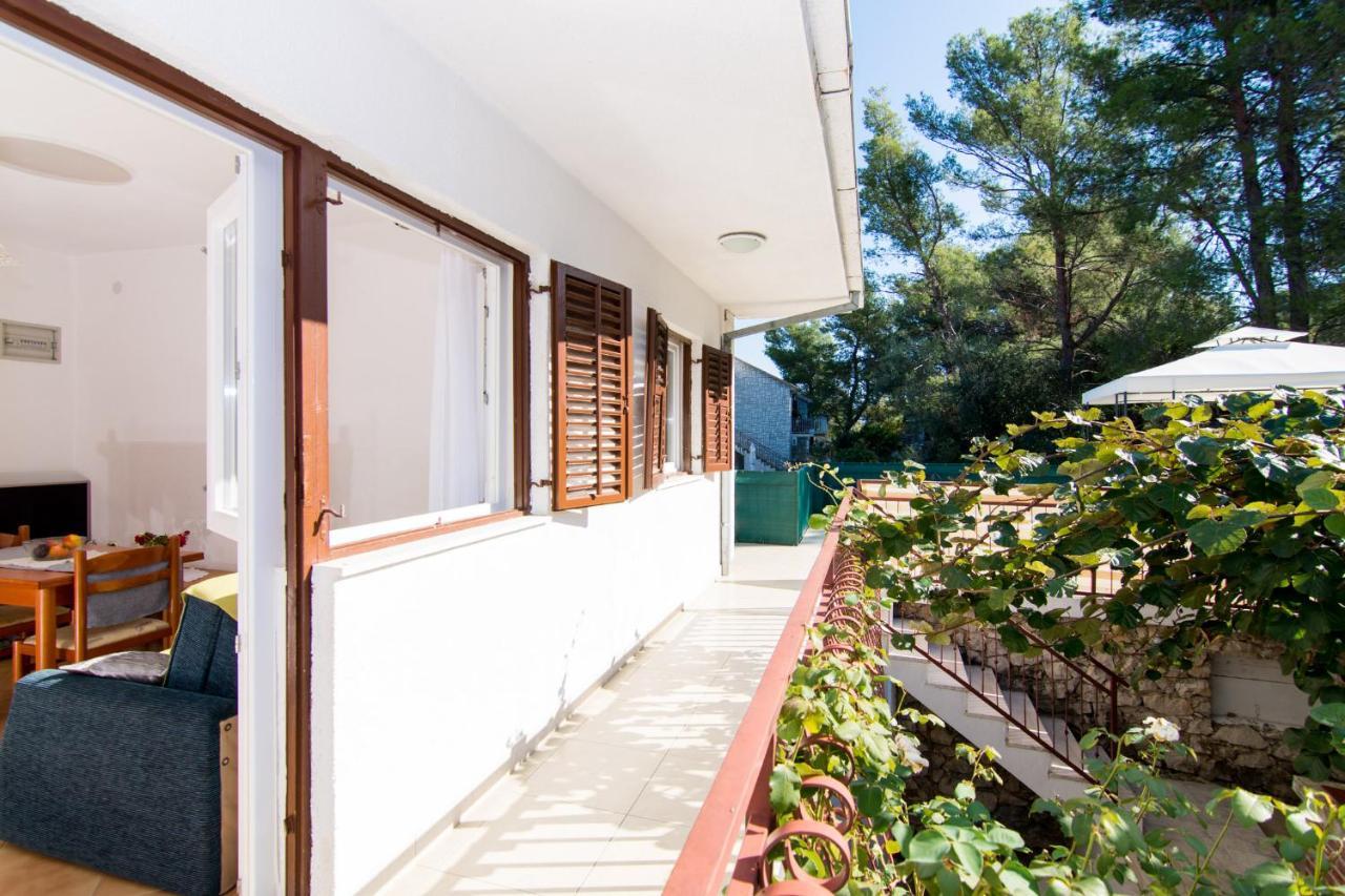 Holidays Apartments Slanada With Terrace And Sea View, Near The Beach & Town Trogir, Free Parking, Quiet Place On Peninsula Ciovo Exteriör bild