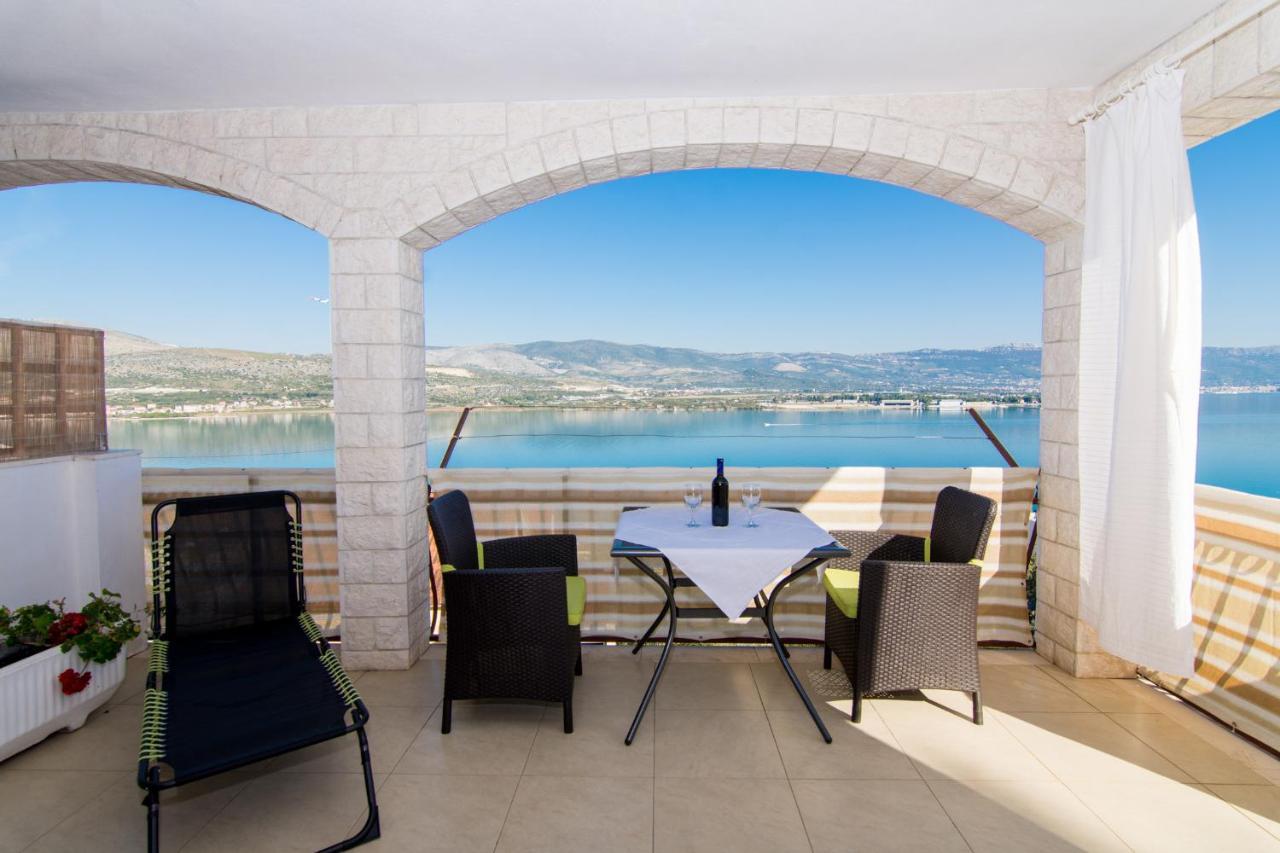Holidays Apartments Slanada With Terrace And Sea View, Near The Beach & Town Trogir, Free Parking, Quiet Place On Peninsula Ciovo Exteriör bild