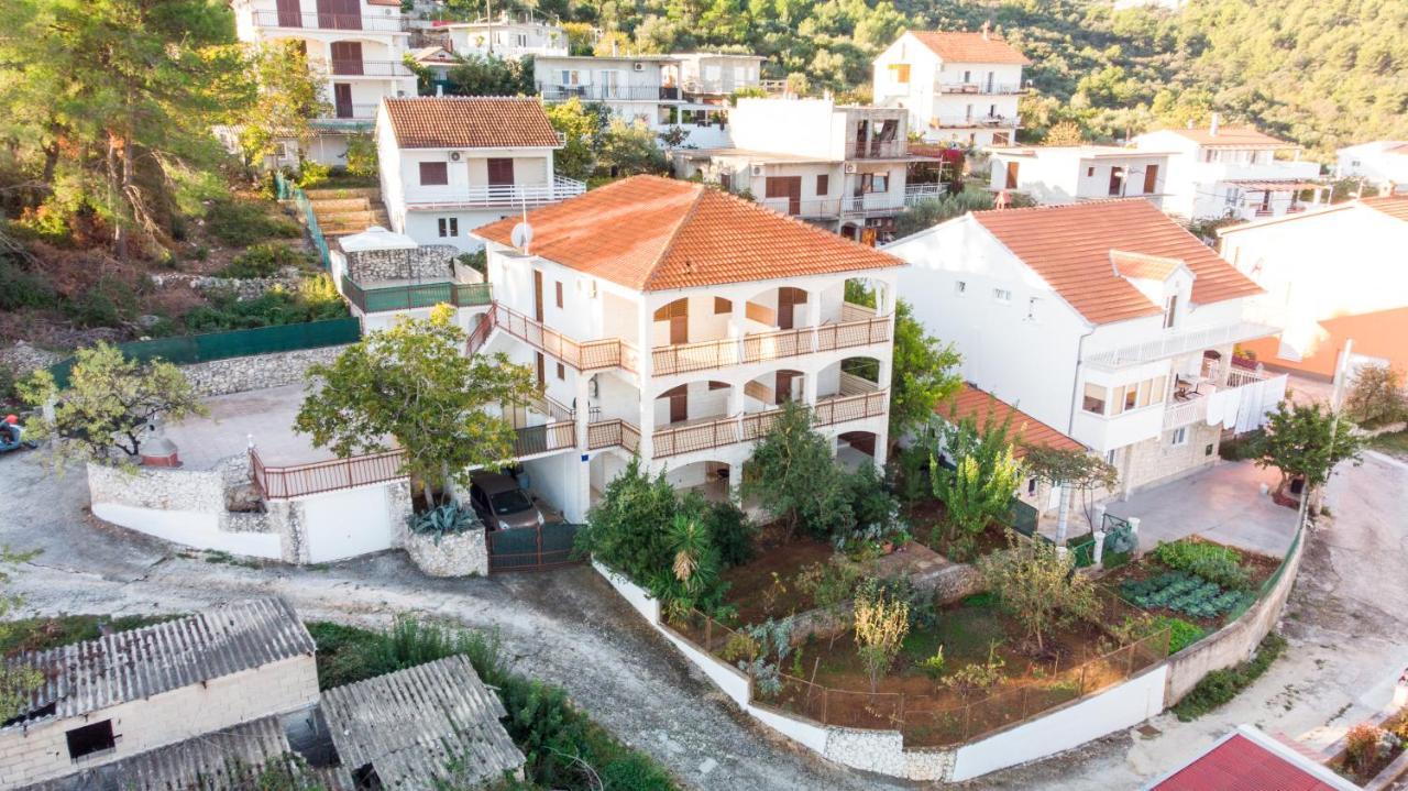 Holidays Apartments Slanada With Terrace And Sea View, Near The Beach & Town Trogir, Free Parking, Quiet Place On Peninsula Ciovo Exteriör bild