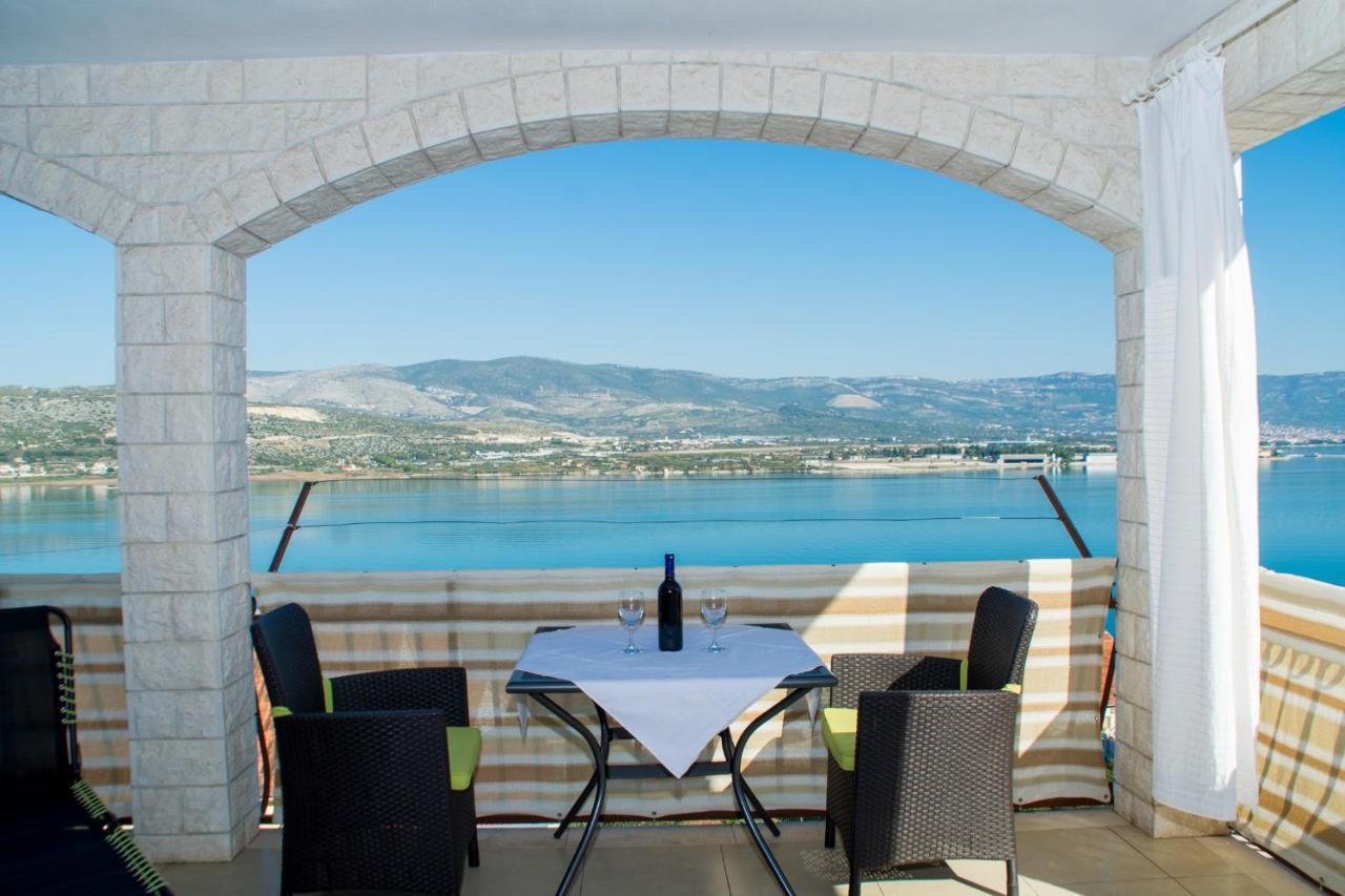 Holidays Apartments Slanada With Terrace And Sea View, Near The Beach & Town Trogir, Free Parking, Quiet Place On Peninsula Ciovo Exteriör bild