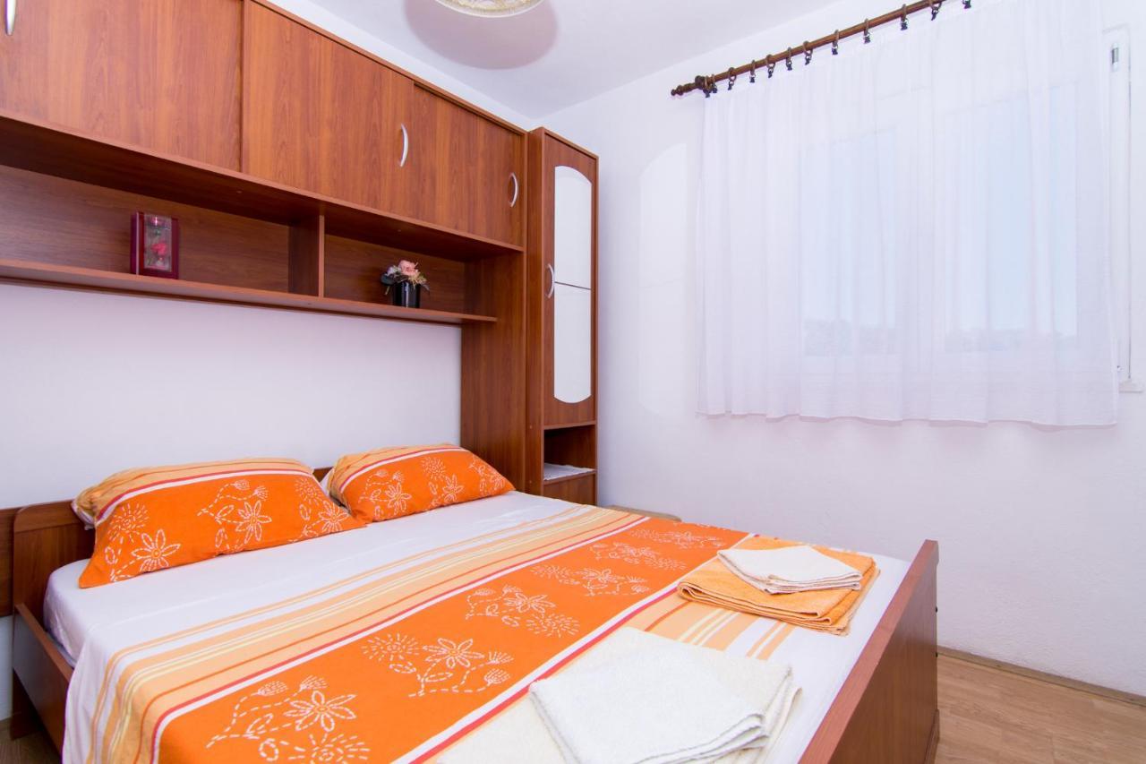 Holidays Apartments Slanada With Terrace And Sea View, Near The Beach & Town Trogir, Free Parking, Quiet Place On Peninsula Ciovo Exteriör bild