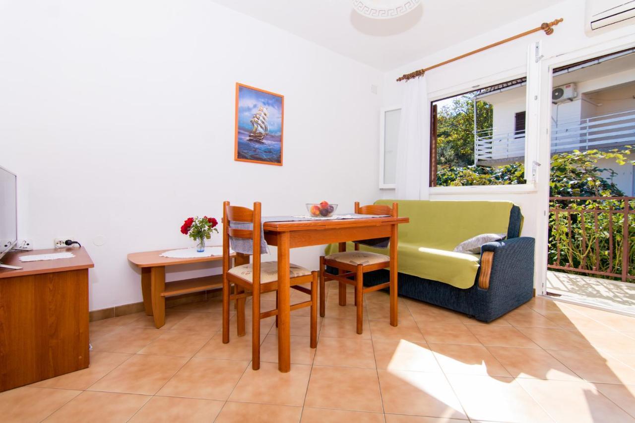 Holidays Apartments Slanada With Terrace And Sea View, Near The Beach & Town Trogir, Free Parking, Quiet Place On Peninsula Ciovo Exteriör bild