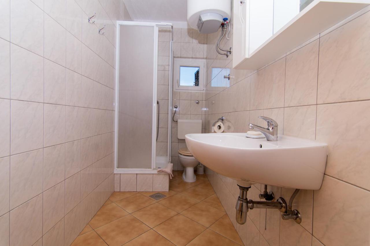 Holidays Apartments Slanada With Terrace And Sea View, Near The Beach & Town Trogir, Free Parking, Quiet Place On Peninsula Ciovo Exteriör bild