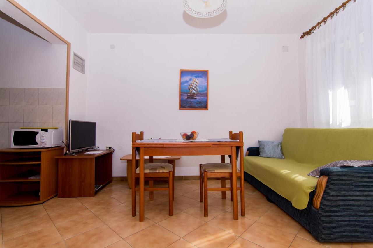 Holidays Apartments Slanada With Terrace And Sea View, Near The Beach & Town Trogir, Free Parking, Quiet Place On Peninsula Ciovo Exteriör bild