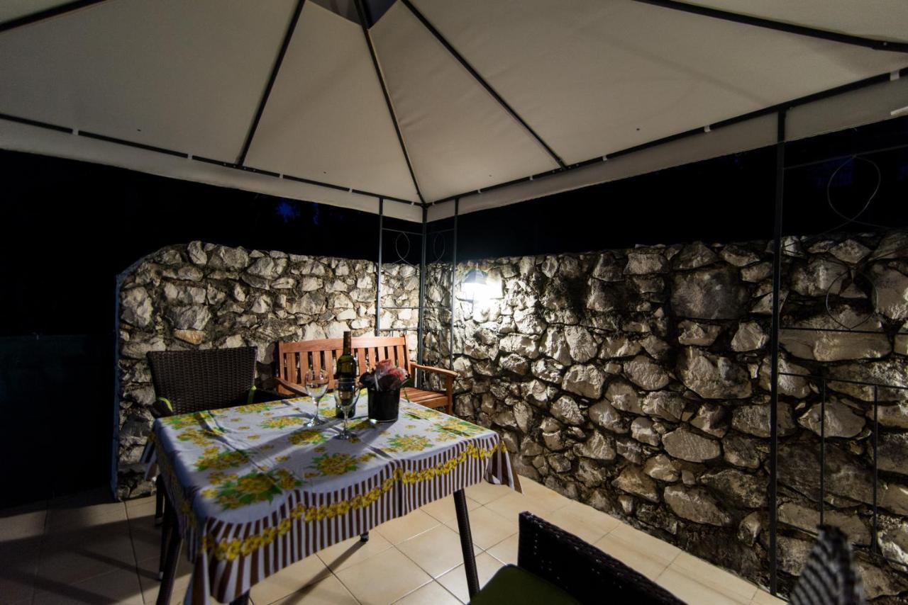 Holidays Apartments Slanada With Terrace And Sea View, Near The Beach & Town Trogir, Free Parking, Quiet Place On Peninsula Ciovo Exteriör bild