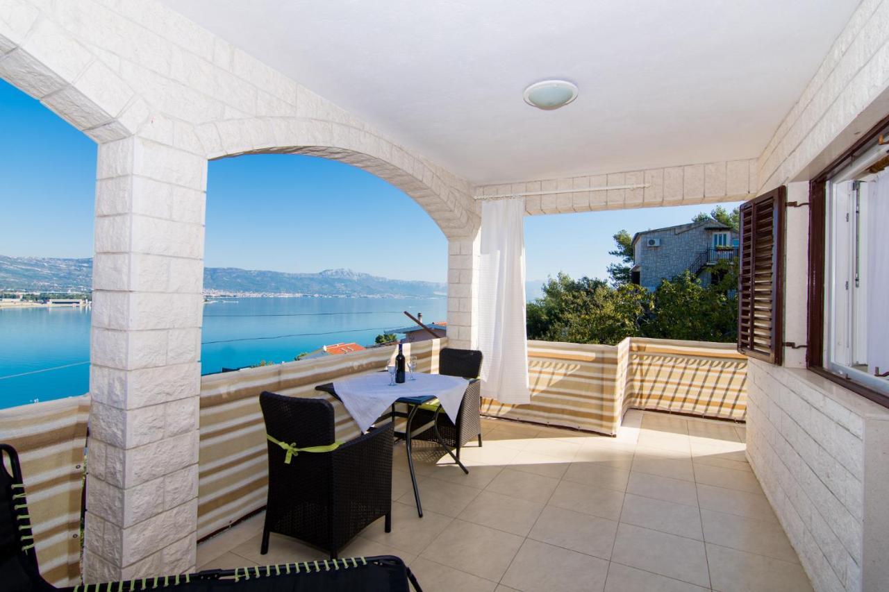 Holidays Apartments Slanada With Terrace And Sea View, Near The Beach & Town Trogir, Free Parking, Quiet Place On Peninsula Ciovo Exteriör bild
